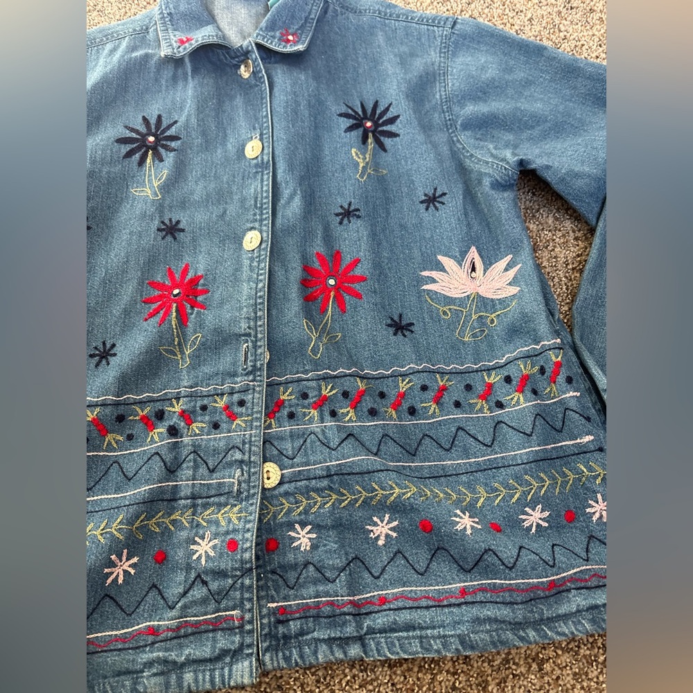 Vintage 80s 90s retro girly Denim Embroidered Floral button down shirt - Blue - Picture 3 of 6
